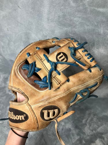 Brown Wilson A2000 RH Infield Baseball Glove 11.5" (Used)