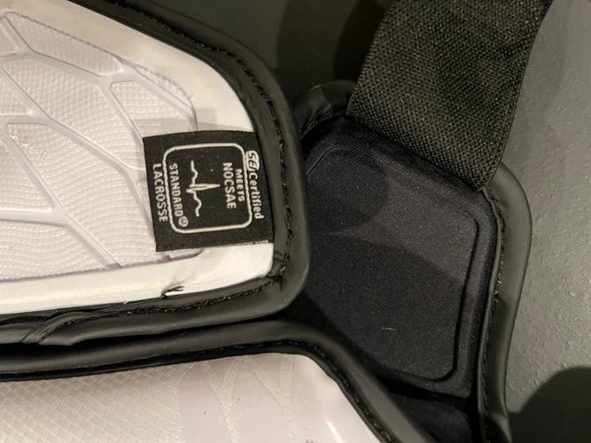 Small Adult Lacrosse Nike Vapor Elite Chest Pad (Used)