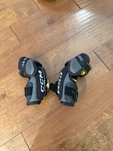Junior Medium CCM Tacks AS 580 Elbow Pads (New)