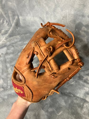 Brown Shoeless Joe RH Infield Baseball Glove 10" (Used)