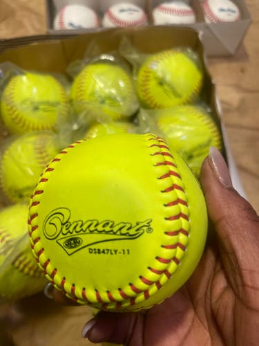 Pennant Yellow Softball 12 Pack