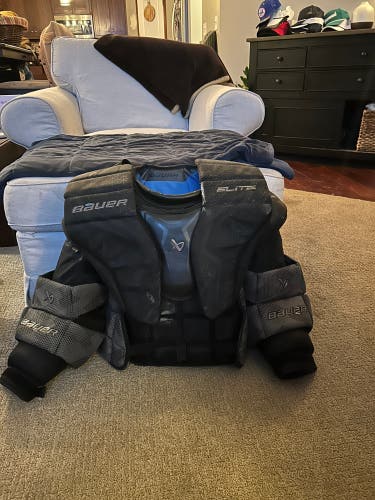 Small 2023 Bauer Elite Goalie Chest Protector (Used)