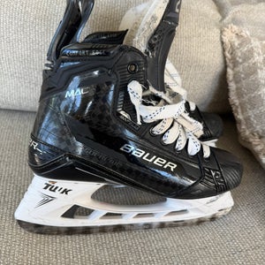 Bauer Supreme Mach Pro Hockey Skates Regular Width Pro Stock 9 (Used)