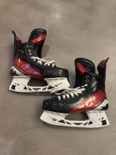 Red 2023 CCM JetSpeed FT6 Pro Hockey Skates Regular Width 7 (Used) lots of life left