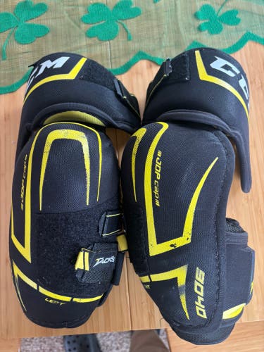 Senior Extra Large CCM Tacks 9040 Elbow Pads (Used)