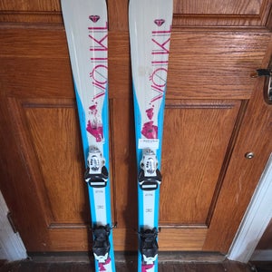 Kid's Volkl 110 cm All Mountain Chica Skis with LOOK ADJUSTABLE BINDINGS