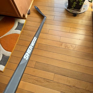 Senior Sher-Wood Rekker EK6 Left Hand Hockey Stick Mid Pattern 85 Flex (Used)