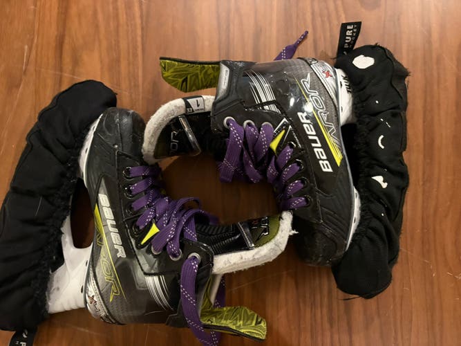 2023 Bauer Vapor X4 Hockey Skates Regular Width Size 1 (Used)