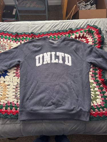 Large Champion x Lacrosse Unlimited Pullover Sweater