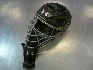Used Under Armour HELMET Catchers Helmet w/Mask Black MD 11339-S000199019