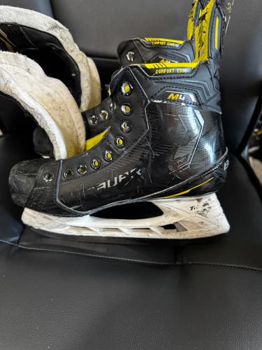 Black 2022 Bauer Hockey Skates 6.5 (Used)