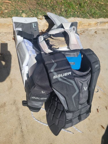Small Bauer GSX Goalie Chest Protector (Used)