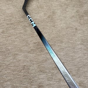 CCM JetSpeed FT8 Pro Intermediate, Right, P28, Flex 65, Black, (New)