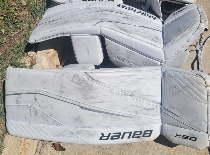 Large Bauer GSX Goalie Leg Pads (Used)