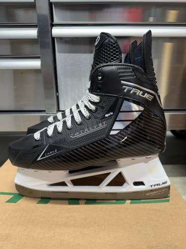 True Catalyst 9x4 Pro Hockey Skates Size 9 Pro Stock 280mm (NEW)