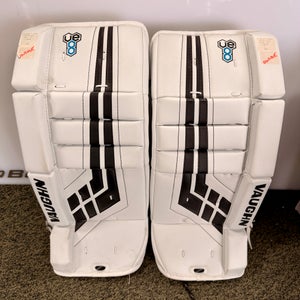 20" Vaughn Velocity VE8 Youth Goalie Leg Pads (New)