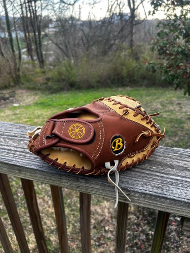 Buckler Maestro MT34CMV RHT Catcher's Baseball Glove 34" (Used)