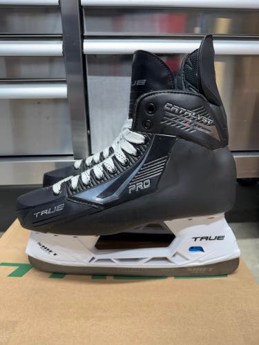 True Catalyst Pro Skate Size 9 NHL Pro Stock (New)