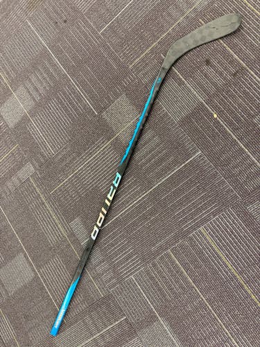 Junior Bauer Nexus Sync Right Handed Hockey Stick P28 40 Flex (Used)