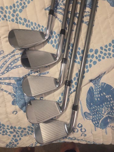 Men's 2025 Callaway Elyte X Right Handed Iron Set Regular Flex Graphite Shaft (Used)