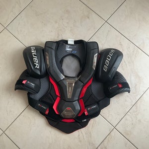 Men's Medium Senior Bauer Vapor 3X Pro Shoulder Pads (Used)