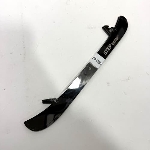 Used CCM Black Step Reload Steel | 271mm | Chicago Blackhawks Sam Rinzel #6 | BH332
