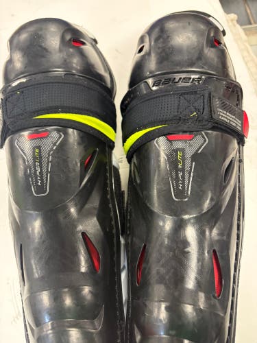 Junior Bauer Vapor Hyperlite 12" Shin Pads (Used)