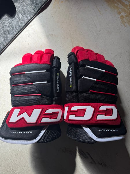 CCM Tacks 4 Roll Pro 3 Gloves 14" Pro Stock (Used)