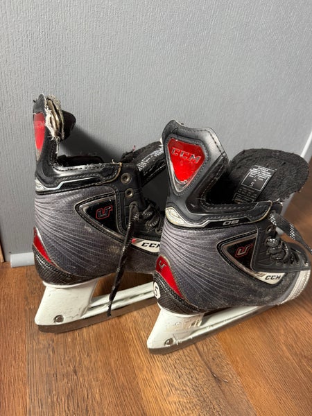 2011 CCM U+ 08 Hockey Skates Size 5 (Used)