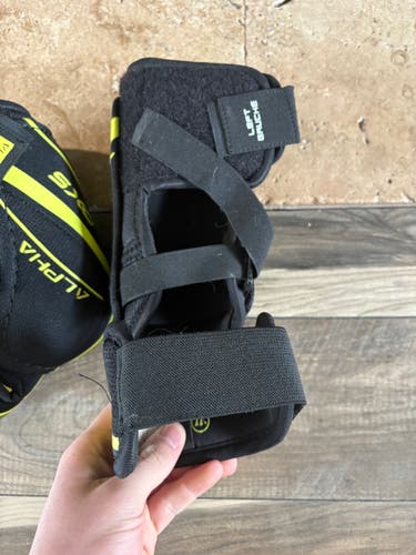 Senior Small Warrior Alpha DX5 Elbow Pads (Used)