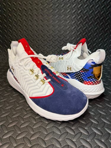 Men’s Under Armour Harper 9 Baseball Turf Shoes Size 11.5