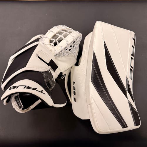True 20.2 White/Black Glove and Blocker Senior Regular (New)