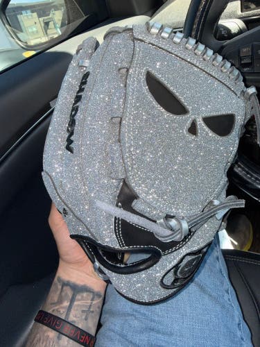 2025 RH Pitcher's Baseball Glove 12" (Used)