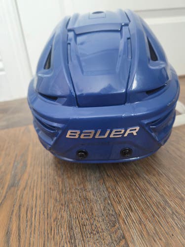 Adult Small blue Bauer Re-Akt 155 Helmet (Used)