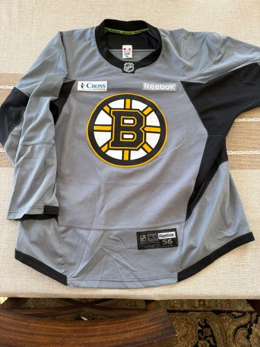 Boston Bruins Gray Size 56 Men's Reebok Pro Stock Practice Jersey (Used)