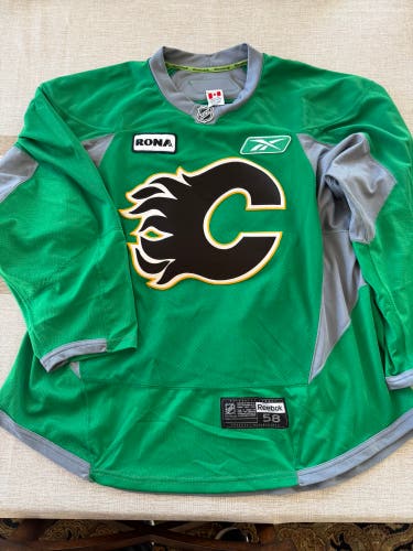 Calgary Flames Green  Size 58 Men's Reebok Pro Stock Practice Jersey (Used)