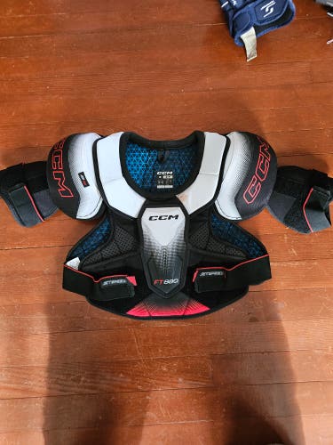 Small Senior CCM JetSpeed FT880 Shoulder Pads (Used)