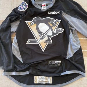 Pittsburgh Penguins Pro Stock Size 56 Men's Reebok Practice Jersey (Used) - 2014 Stadium Series