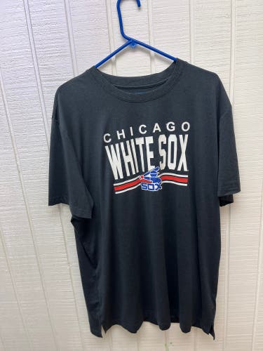 MLB New Era Chicago White Sox Retro Logo Navy Blue Graphic Print Tee Men’s XL