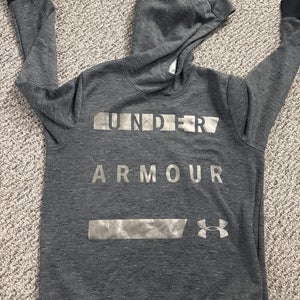 Gray Adult Unisex Medium Under Armour Sweatshirt (Used)