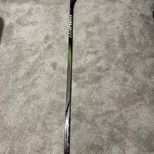 Intermediate Bauer Vapor Hyperlite 2 Right Handed Hockey Stick P28 55 Flex (Used)