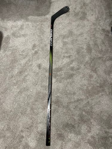 Intermediate Bauer Vapor Hyperlite 2 Right Handed Hockey Stick P28 55 Flex (Used)