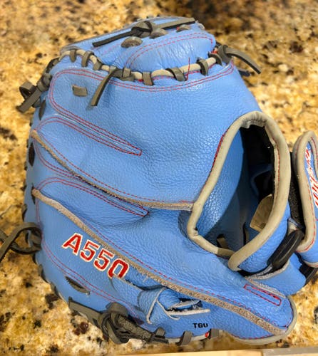 Wilson A550 RH Catcher's Baseball Glove 32" (Used)