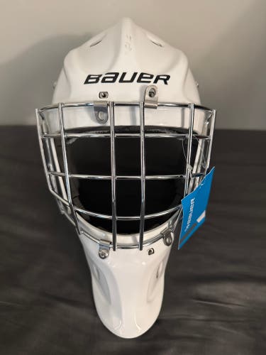 Senior Medium Bauer 930 Goalie Mask (New)