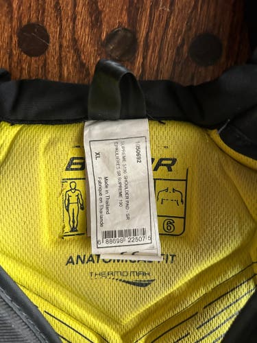 Men's XL Senior Bauer Supreme S190 Shoulder Pads (Used)