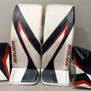 Medium 2024 Bauer Vapor Hyperlite 2 Goalie Leg Pads (Used)