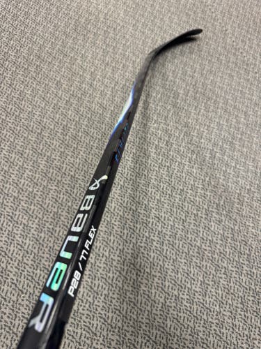 Senior Bauer Vapor Flylite Left Hand Hockey Stick P28 77 Flex (New)