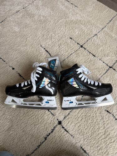 2021 True TF9 Hockey Goalie Skates Regular Width Size 4.5 (Used)
