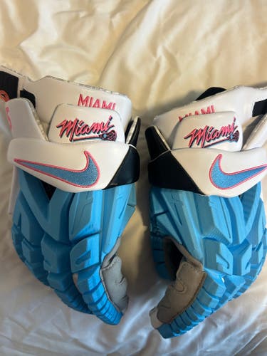 Nike Vapor Lacrosse Gloves