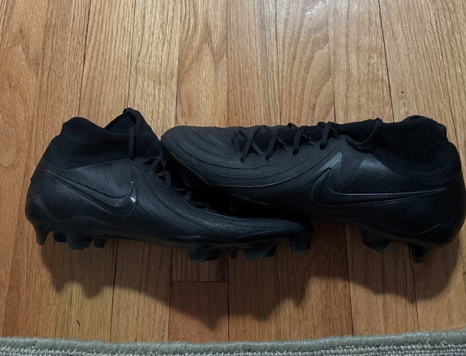 Black Men's Size M 9.5 (W 10.5) Nike Phantom Luna Elite Turf Cleats Cleats (Used)